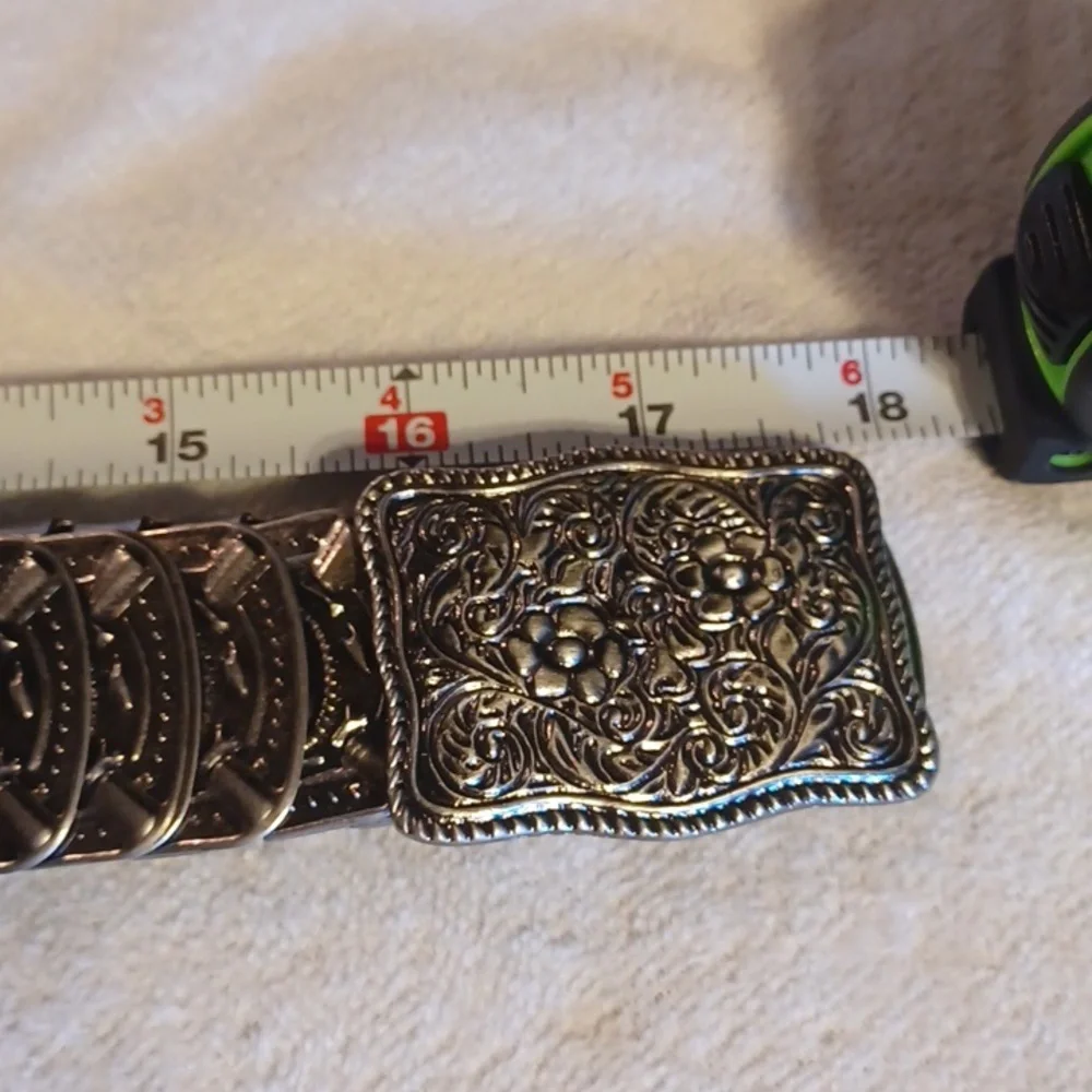 Vintage Women's Belt 1980's Harwill NY Stretch Belt Silver Metal Embossed